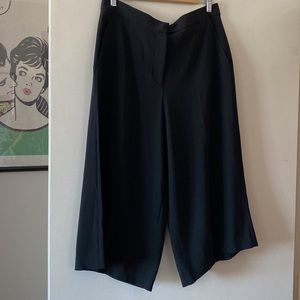 Trouser-skirt ! Excellent fabric. Good for day and night! Good, used condition